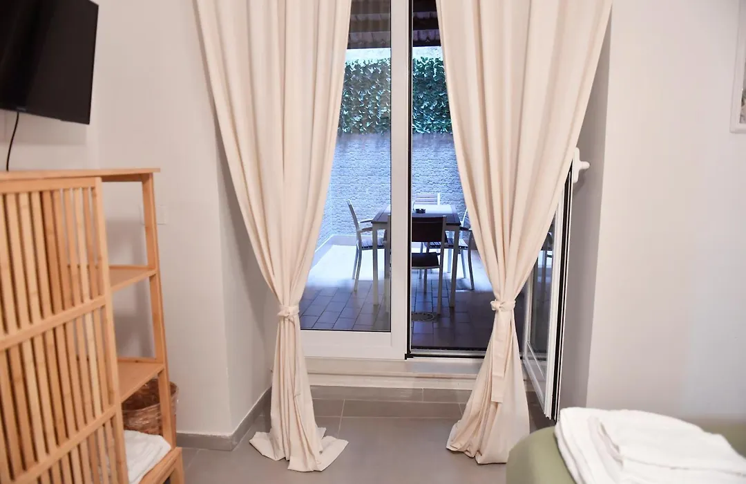 Chiaia 100 rooms-1